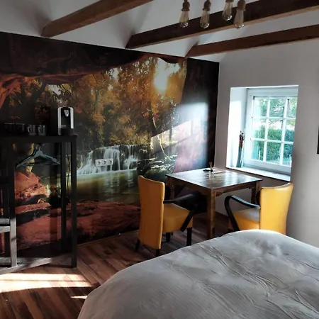 Bed & Breakfast Betsie's Place 2*